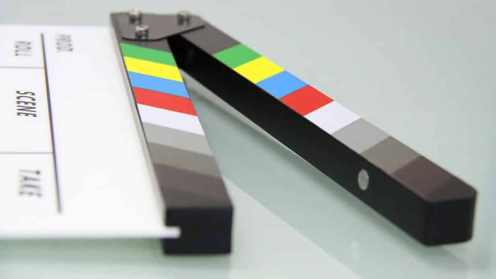 Fare la comparsa nei film e telefilm quanto si guadagna e a chi rivolgersi Fare la comparsa nei film e telefilm quanto si guadagna e a chi rivolgersi